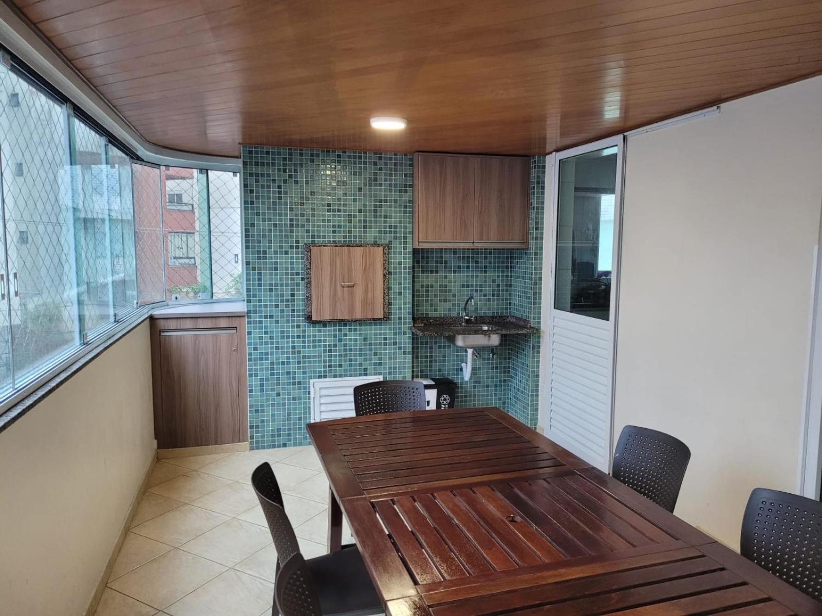 Apartment Diferenciado - 210m Privativos, Terraco - Cervejeira - 3 Quartos - 2 Banheiros *