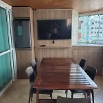 Apartamento 210M com Terraço 3 Quartos 150m do Mar